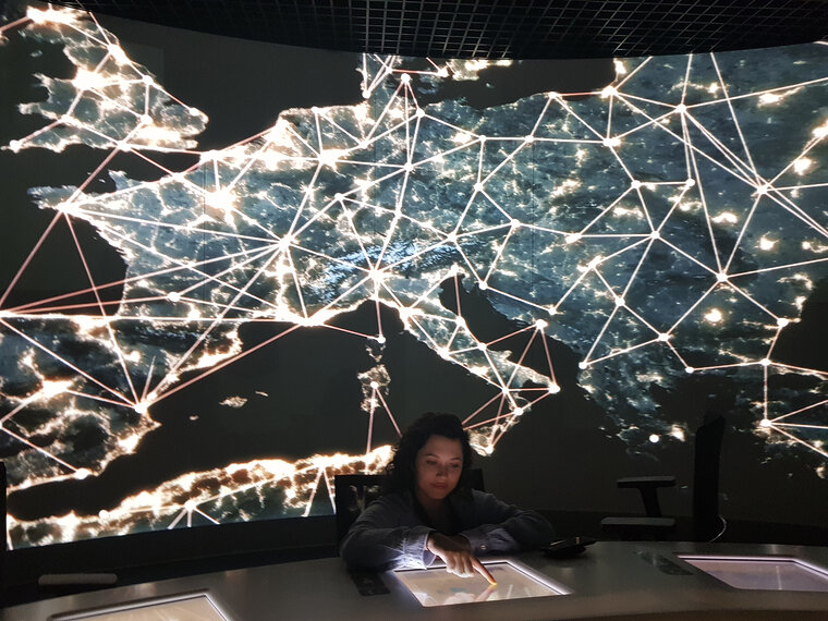 dis_European Game of Politics- Crisis and Survival European Game of Politics: Crisis and Survival