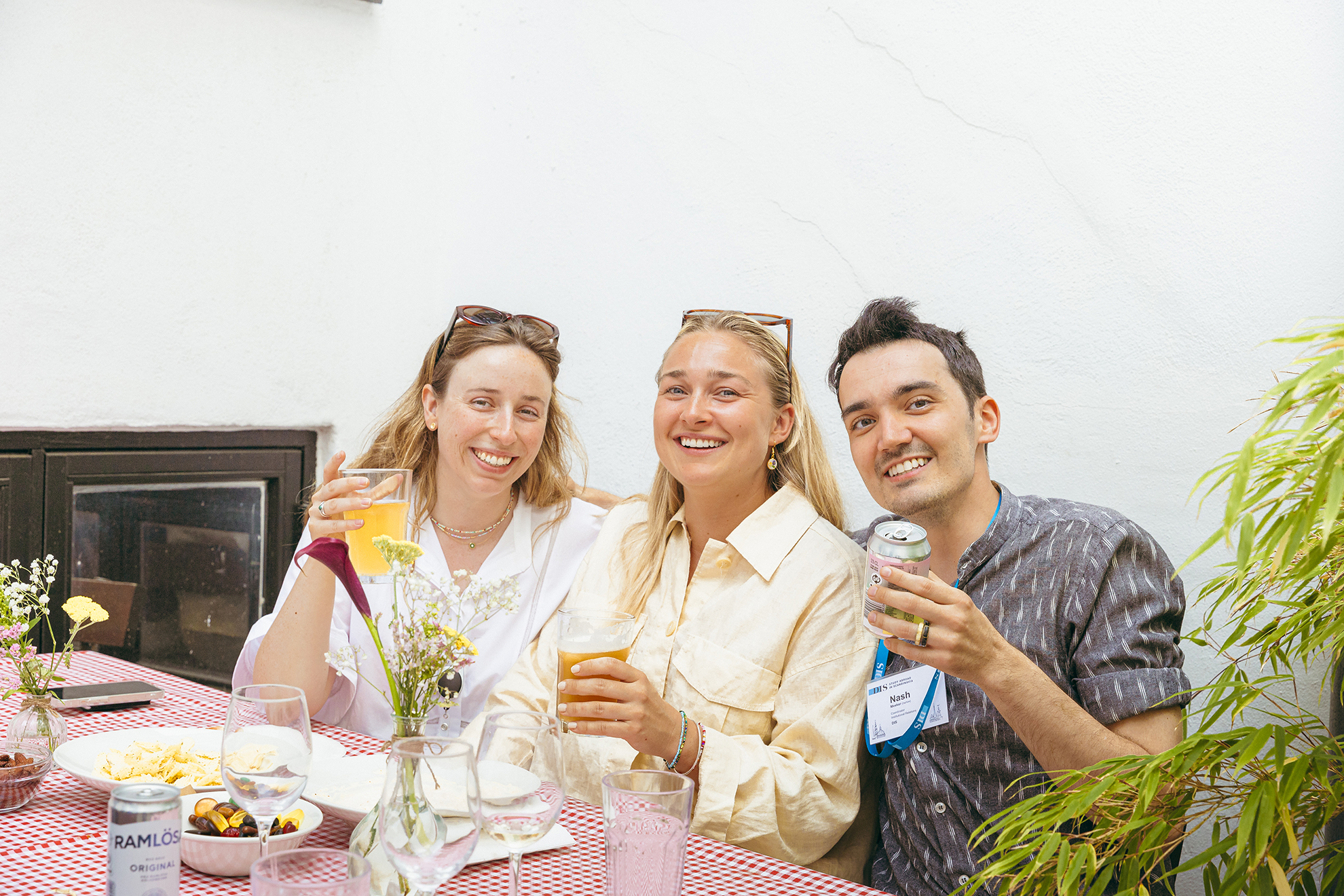 Join the DIS alumni community