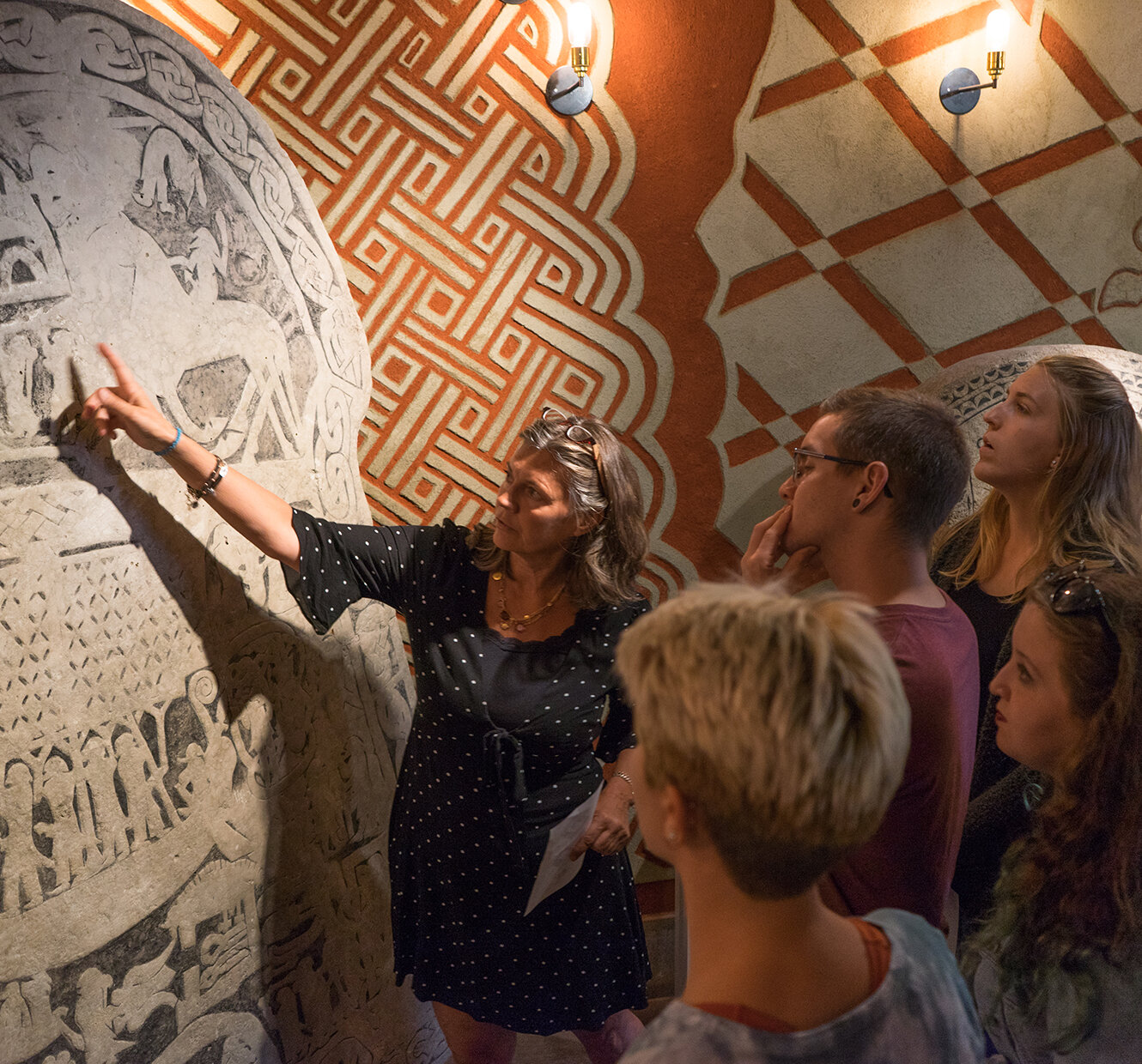 dis_Power of Women in the Viking Age_summer Power of Women in the Viking Age