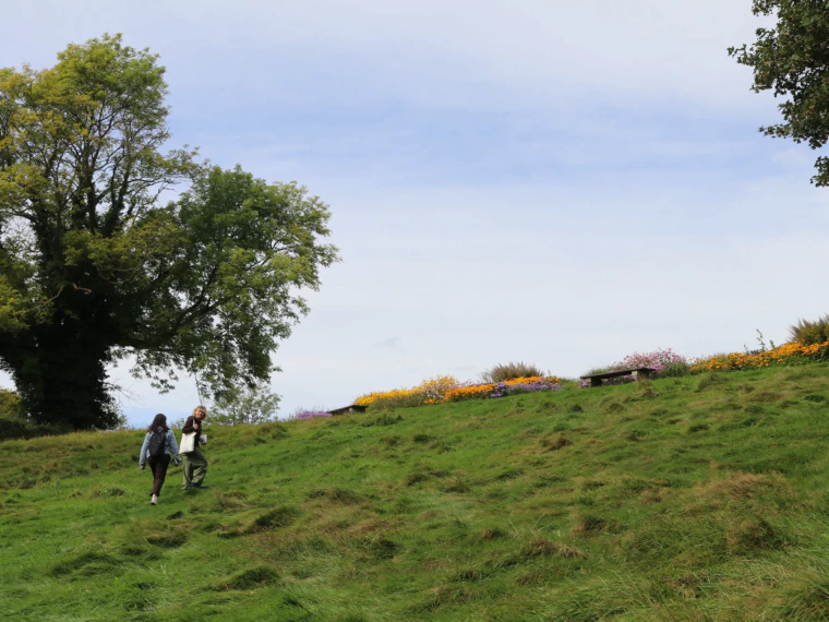 dis_FA23_CPH_GDF Students in Garden_Trapholt Musuem_Marina Malin